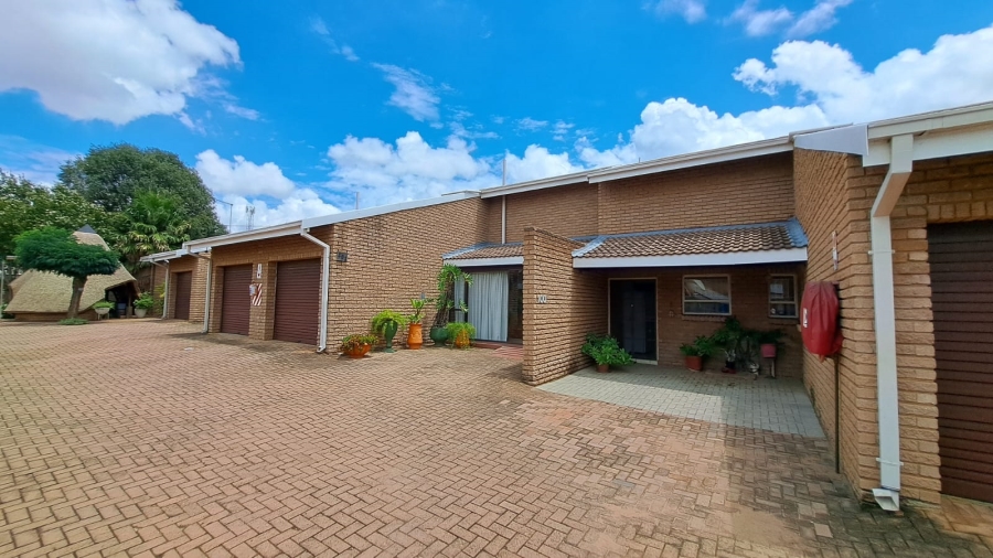 1 Bedroom Property for Sale in Oudorp North West
